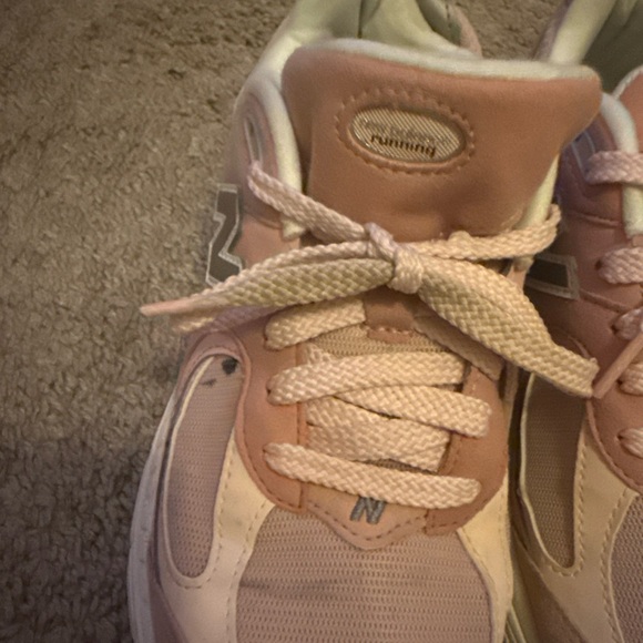 NEW BALANCE 2002 Running Shoes Kids Size US 5 M Pink/Pink - Picture 2 of 9